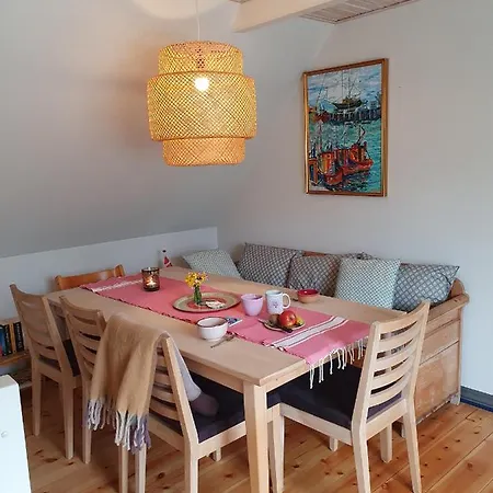 Anjas Nest Bed & Breakfast *
