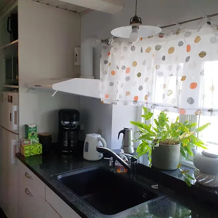 Anjas Nest Bed & Breakfast *